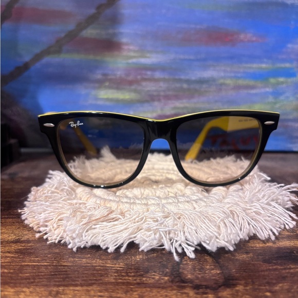Unisex Ray-Ban 2140 Color: 1000/32 - Black front Yellow interior Size 54 main image 6